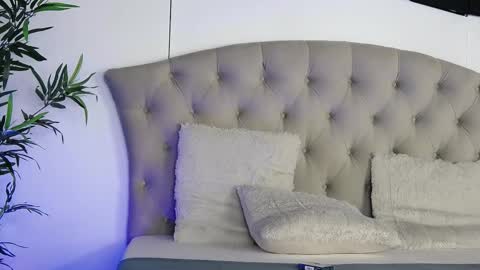 Danielle online show from February 4, 7:07 pm