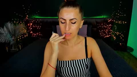 rebecca_diamonds online show from September 16, 5:54 am