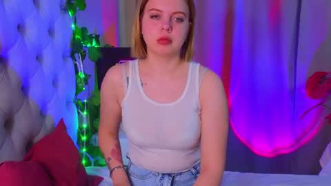 rebeccacruze online show from June 10, 8:24 am