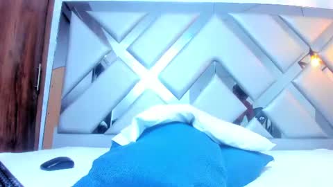 rebeccamitchell_ online show from June 12, 12:59 pm