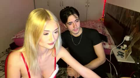 horny couple online show from January 5, 7:28 pm