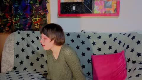 Lara online show from October 20, 7:30 pm