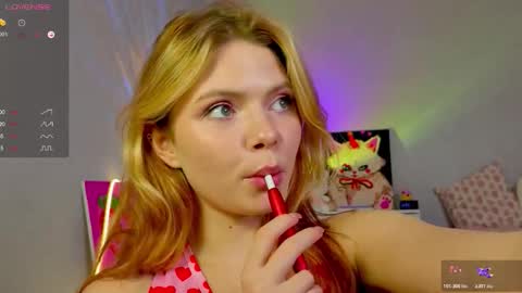 Snapshot of red__candy chatting on October 22, 2:41 pm red__candy online show from October 22, 2:41 pm