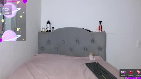 IG   OF red moonn online show from February 16, 12:32 pm