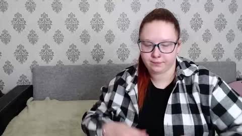 Chloe online show from October 13, 8:27 am