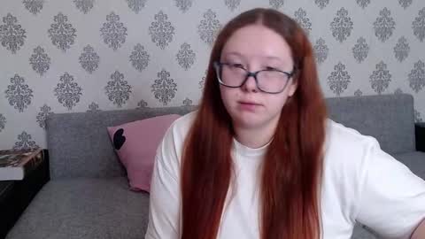 Chloe online show from October 19, 9:36 am