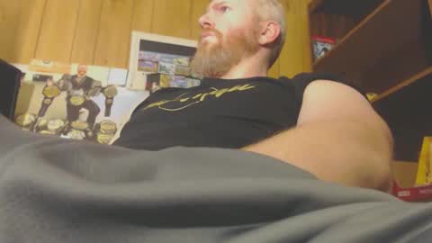 theredhead4fun online show from November 17, 6:10 pm