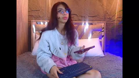 redhood_1_ online show from April 25, 3:09 pm