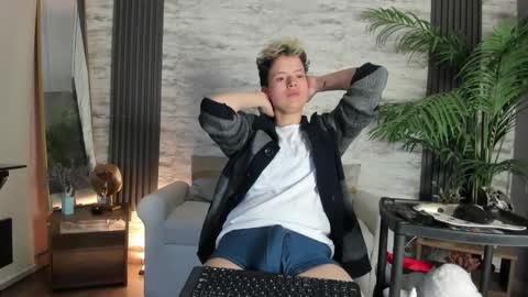 redhood_1_ online show from March 27, 5:35 am