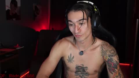 Red online show from March 31, 9:48 pm