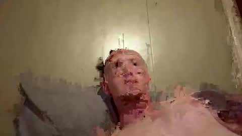 Snapshot of reggiemachete chatting on September 18, 12:47 am reggiemachete online show from September 18, 12:47 am