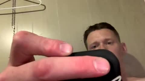 Snapshot of reggiemachete chatting on October 10, 3:45 am reggiemachete online show from October 10, 3:45 am