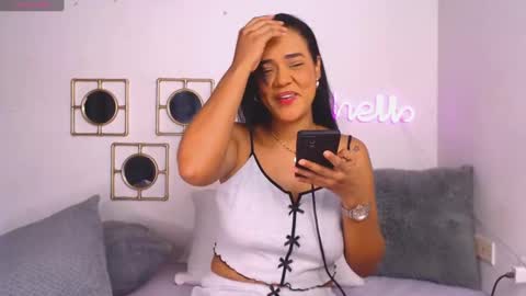 regina1819 online show from March 4, 12:39 am