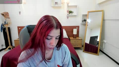 Snapshot of regina_blum chatting on February 17, 3:36 am Regina online show from February 17, 3:36 am