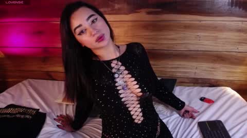   online show from November 25, 4:00 am