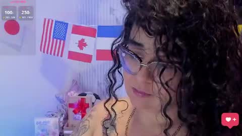 reginavegaa online show from June 12, 11:42 am