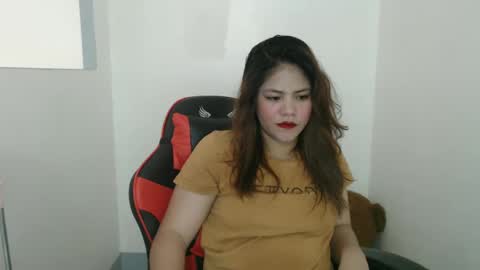 reign2525 online show from March 3, 8:27 am