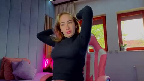 reina cummings online show from October 26, 6:58 am