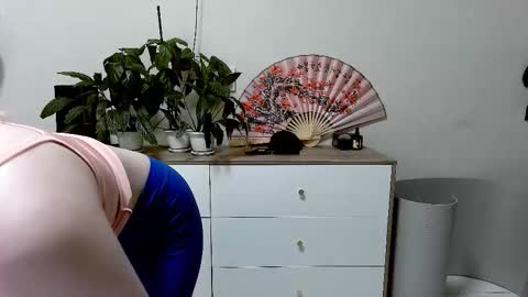 Reina QT online show from September 17, 3:37 pm