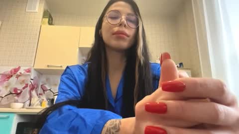 Emma online show from November 19, 7:51 am