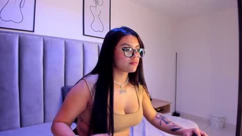 Rem  online show from December 1, 9:57 pm