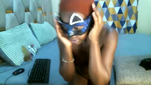 remmyqueen online show from June 9, 12:38 pm