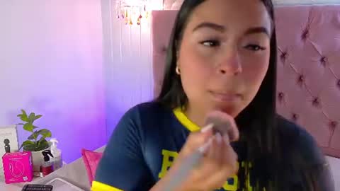 RenataPeach online show from June 12, 2:43 am