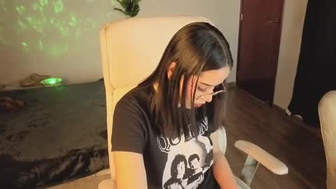 renaxi_smith online show from September 23, 8:15 pm