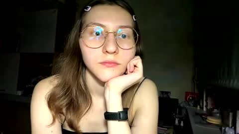 Mia online show from March 27, 6:09 pm