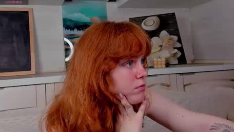 reneefoxy_ online show from June 11, 1:16 am