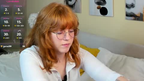 reneefoxy_ online show from July 19, 12:57 am
