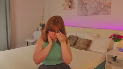 reneefoxy_ online show from June 12, 2:54 am