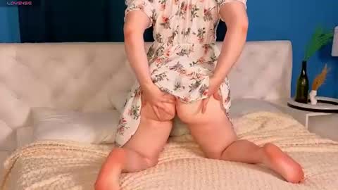reneefoxy_ online show from August 9, 12:21 am