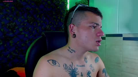 R E N E  online show from January 15, 7:05 am