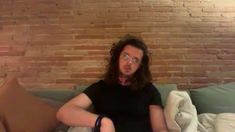 Renzo online show from May 16, 1:46 am