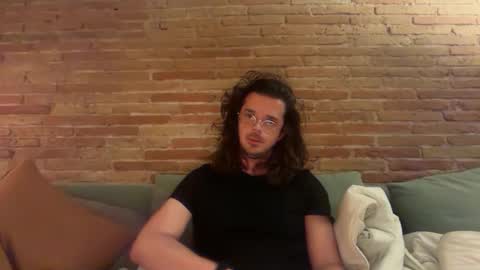 Renzo online show from May 16, 1:57 am