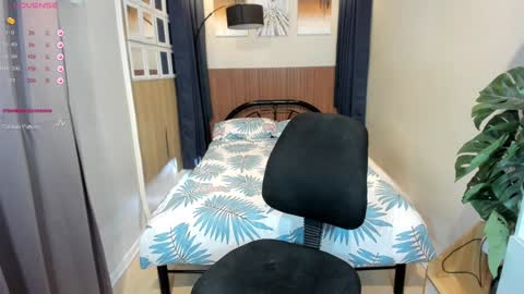 Rhian online show from December 14, 4:41 pm