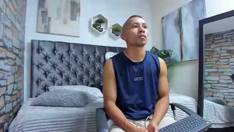 richar_voller online show from July 2, 11:37 am