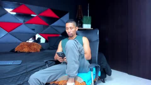 richar_voller online show from April 18, 11:34 am