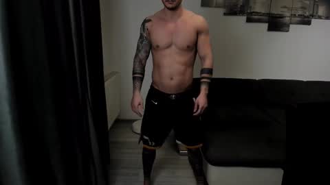 RichardDarell online show from December 19, 5:47 am