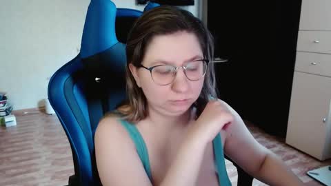 Emily online show from October 23, 6:04 am