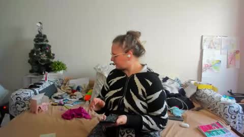 Anna - not anna - right Anna  online show from February 1, 11:51 am