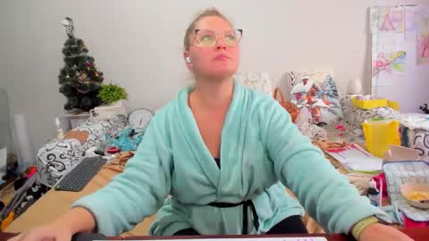 Anna - not anna - right Anna  online show from January 9, 12:11 pm