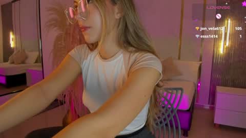 Riley Sierra online show from June 13, 1:21 pm