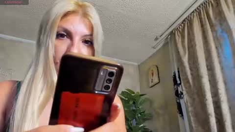 rileylannax online show from June 11, 3:15 am