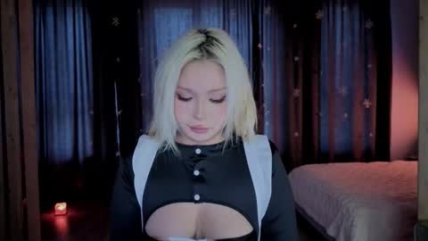 rileymee online show from February 1, 7:05 am