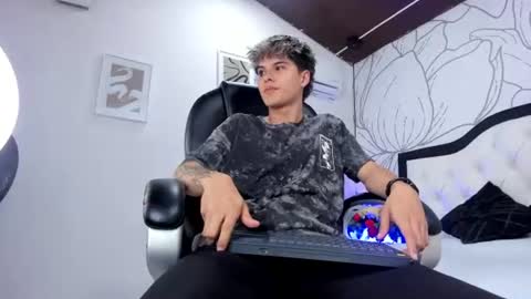 rio_miller online show from June 23, 8:26 pm