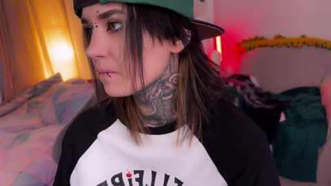   DianaBrite            fansl y online show from March 21, 4:33 pm