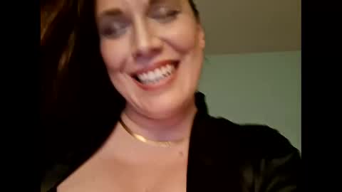 riseofthephoenix1313 online show from April 7, 4:58 am