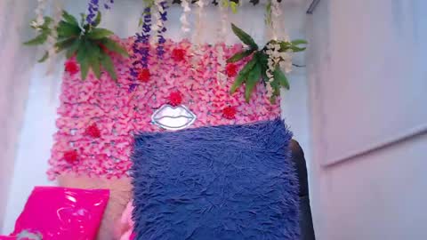 Risitos De Oro online show from April 16, 9:39 pm